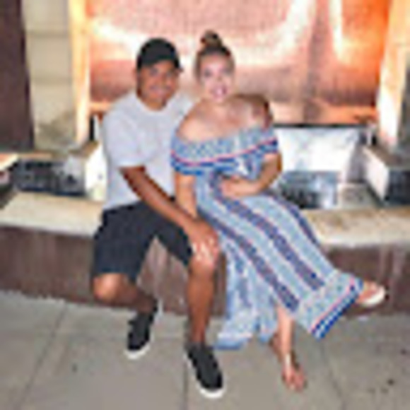 Meet your Posher, Cynthia - Picture 1 of 1